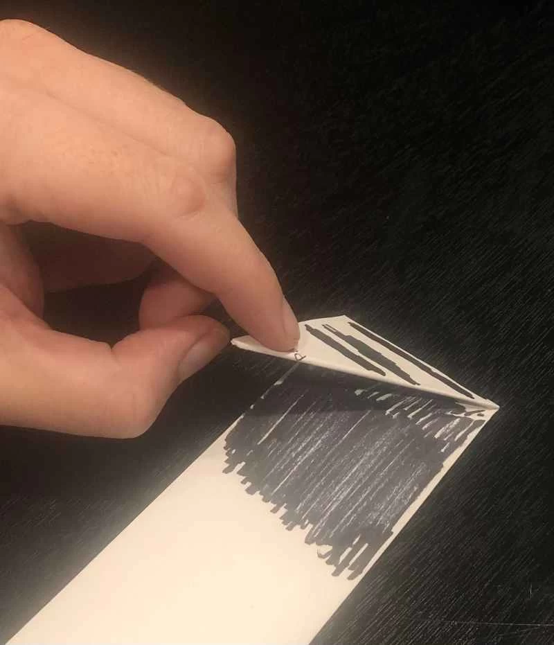 製作紙足球的一個步驟