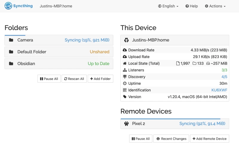 Syncthing 介面顯示裝置之間共用和同步的檔案。
