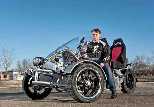 你造了什麼？ ！ ：一輛可以合法上路的、由近2,000顆電池驅動的三輪車