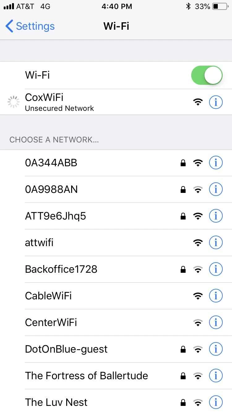 iPhone WiFi 設定選單顯示已連接至 Cox WiFi 熱點。