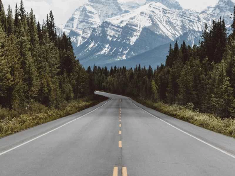 僅使用智慧型手機即可規劃一次公路旅行