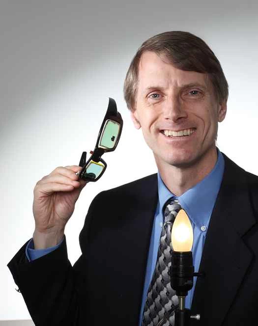 2011年發明獎：動態防眩光液晶太陽眼鏡