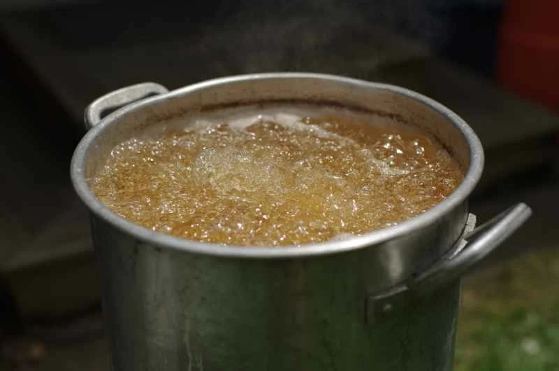 如何安全地油炸火雞