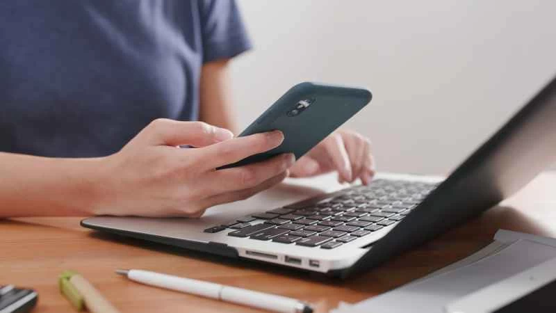 如何在 iPhone 或 iPad 上存取電腦文件