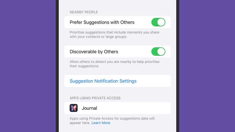 iPhone 螢幕截圖，已開啟「日記」應用程式的隱私設定。 「他人可發現」選項已開啟。