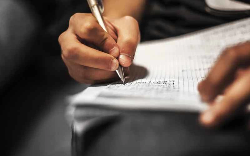 如何將手寫筆記轉換為數位文本