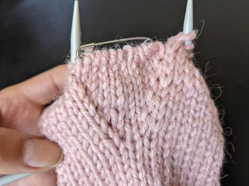 連指手套的大拇指開口