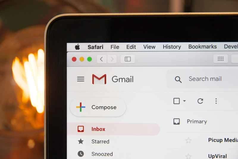 筆記型電腦上的 Gmail 螢幕