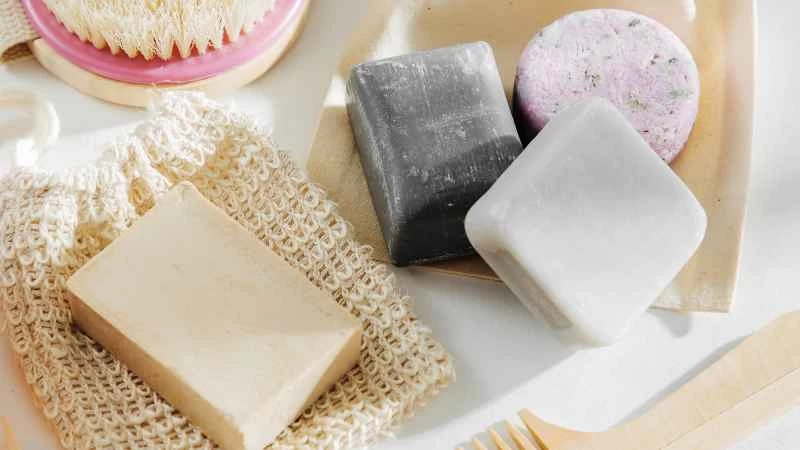 用自製零浪費盥洗包，讓旅行更環保