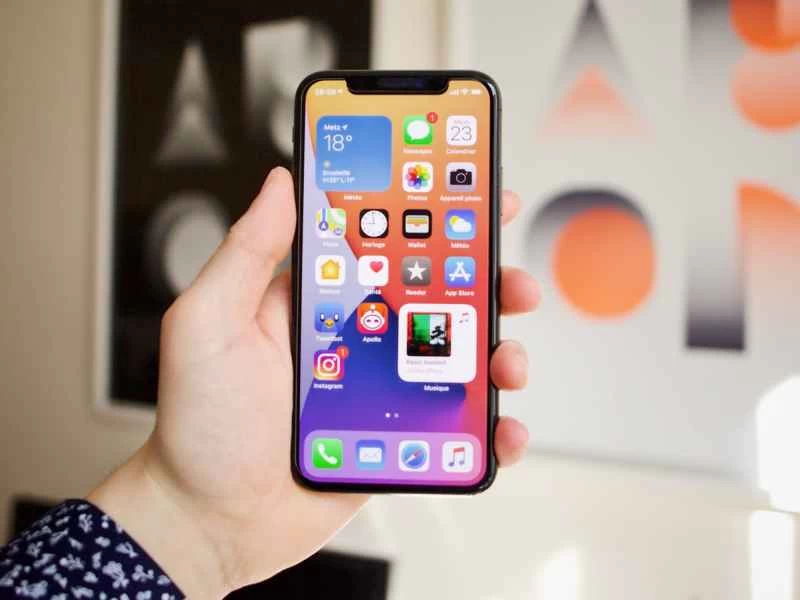 手機主螢幕除了應用程式之外還可以放置其他內容。以下是一些你還應該添加的內容。