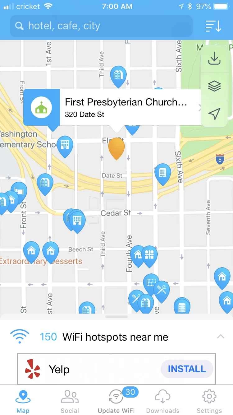 手機上的 WiFi 地圖應用程序，顯示如何找到附近的免費 WiFi。