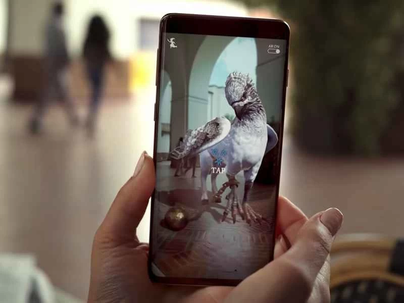 一名玩家正在玩《哈利波特：巫師聯盟》，他正看著一隻鷹頭馬身有翼獸。