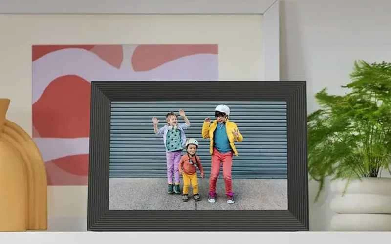這款 Aura 數位相框正在促銷，正好趕上母親節。