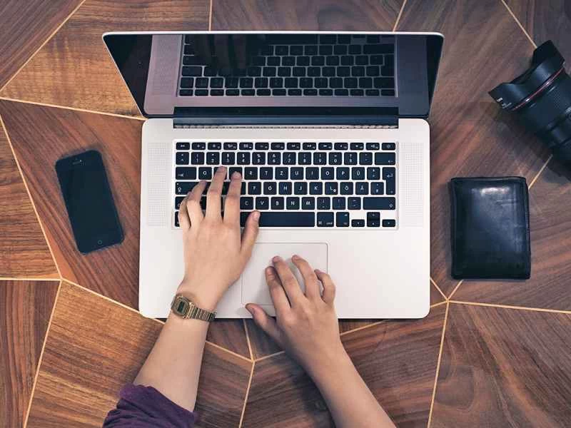 使用這些線上辦公室套件，隨時隨地完成工作。