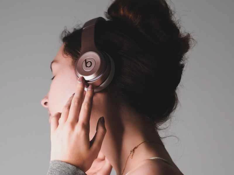 如何將個人音樂收藏新增至串流媒體播放列表