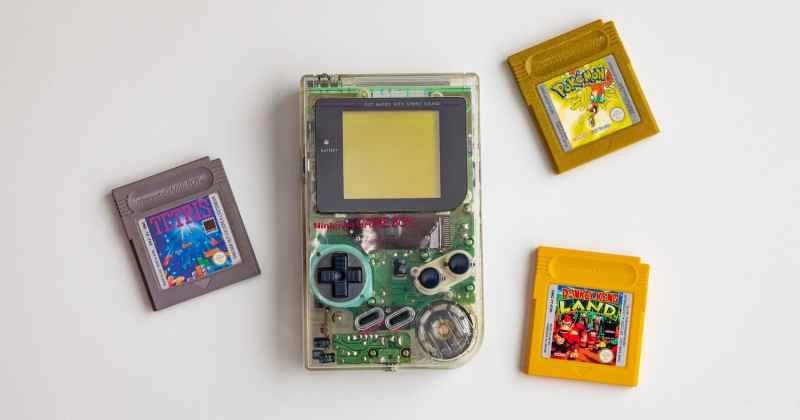 任天堂 Gameboy Clear 和三張遊戲卡帶