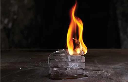 灰色地帶：碳化鈣反應既能點亮房間，也能讓房間充滿噪音