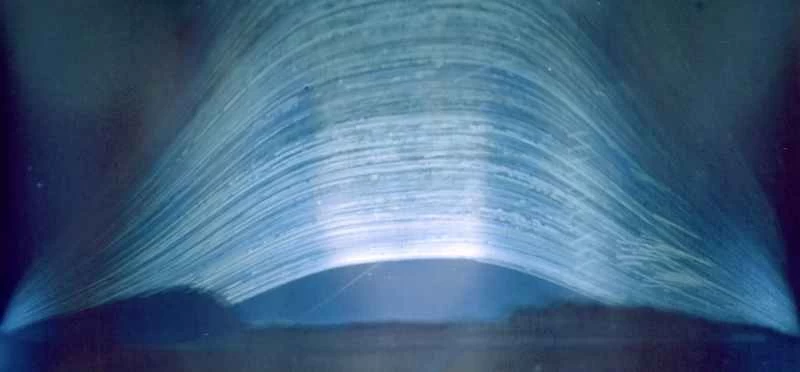 拍攝這張太陽軌跡照片耗時八年，還用了一罐啤酒。